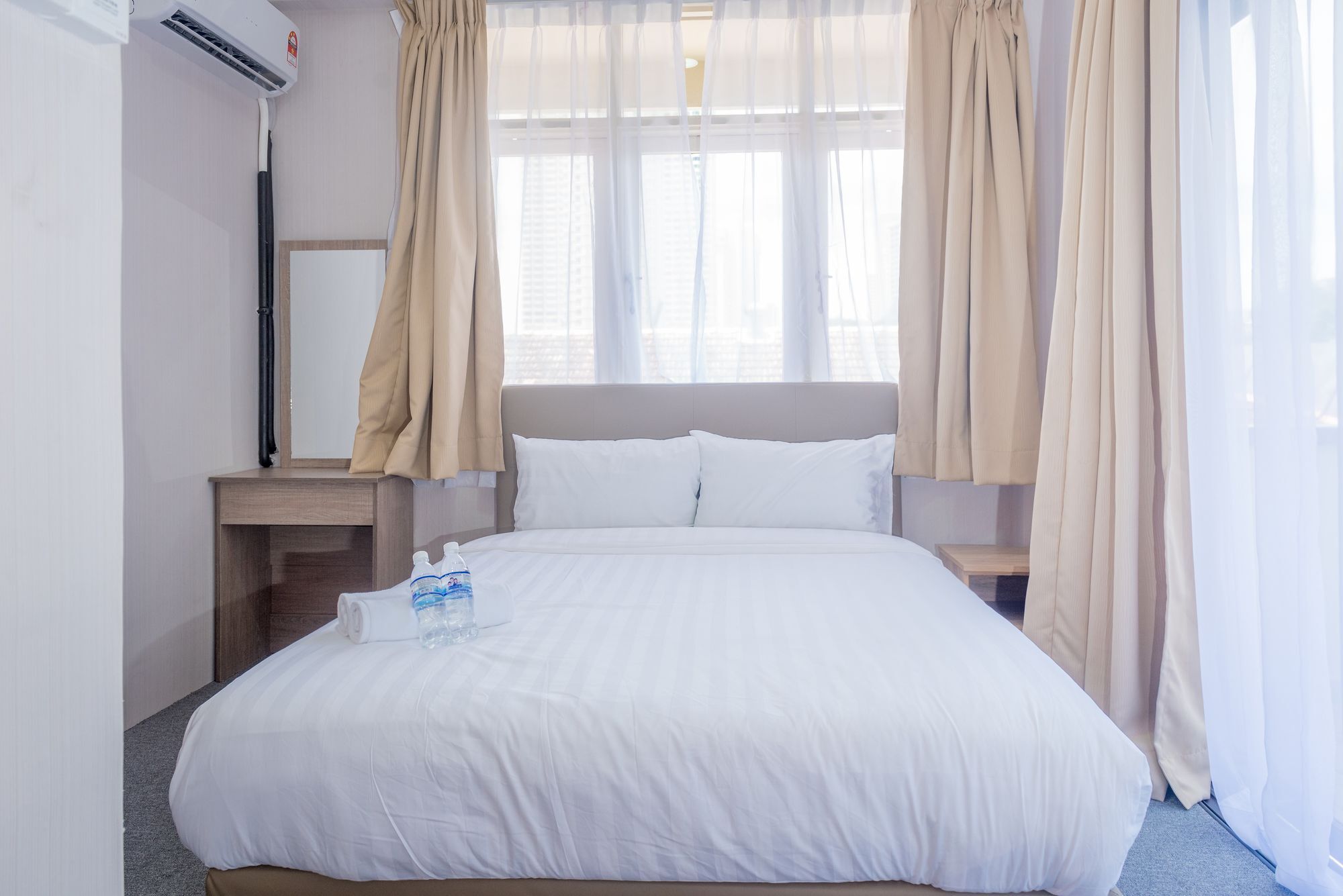 Spot On 89645 Ong'S Court Hotel George Town Eksteriør billede