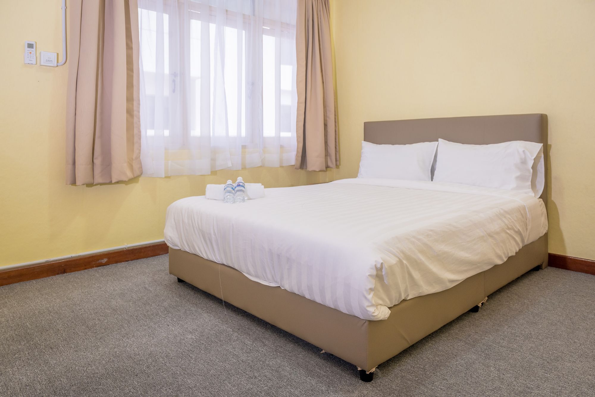 Spot On 89645 Ong'S Court Hotel George Town Eksteriør billede